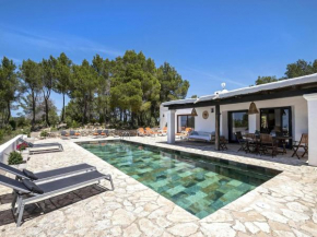 Hotel Holiday home with outdoor space
